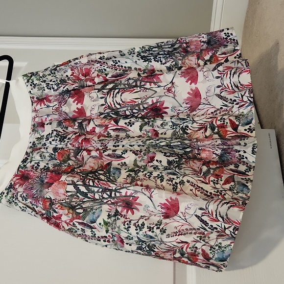 Ted baker floral skirt with pockets - Picture 3 of 8